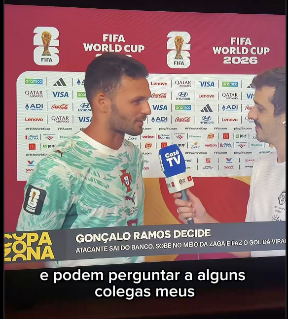 MilanUpdate's tweet photo. 🇵🇹 Gonçalo Ramos kepada CazeTV usai pertandingan:

"Saat jeda babak pertama saya mengatakan kepada rekan-rekan setim agar tidak khawatir. Saya bilang, kalau saya dimainkan, saya pasti akan mencetak gol. Dan kalian semua sudah melihat apa yang terjadi. Kalian bisa tanya kepada mereka, mereka mendengarnya... dan gol itu benar-benar datang. Saya sudah menjaminnya." 

⚫🔴 Ramos juga berbicara mengenai kepindahannya ke AC Milan:

"Saya rasa Milan adalah klub yang sangat istimewa. Saya sangat senang bisa bergabung ke sana. Saya meninggalkan satu klub besar untuk bergabung dengan klub besar lainnya."