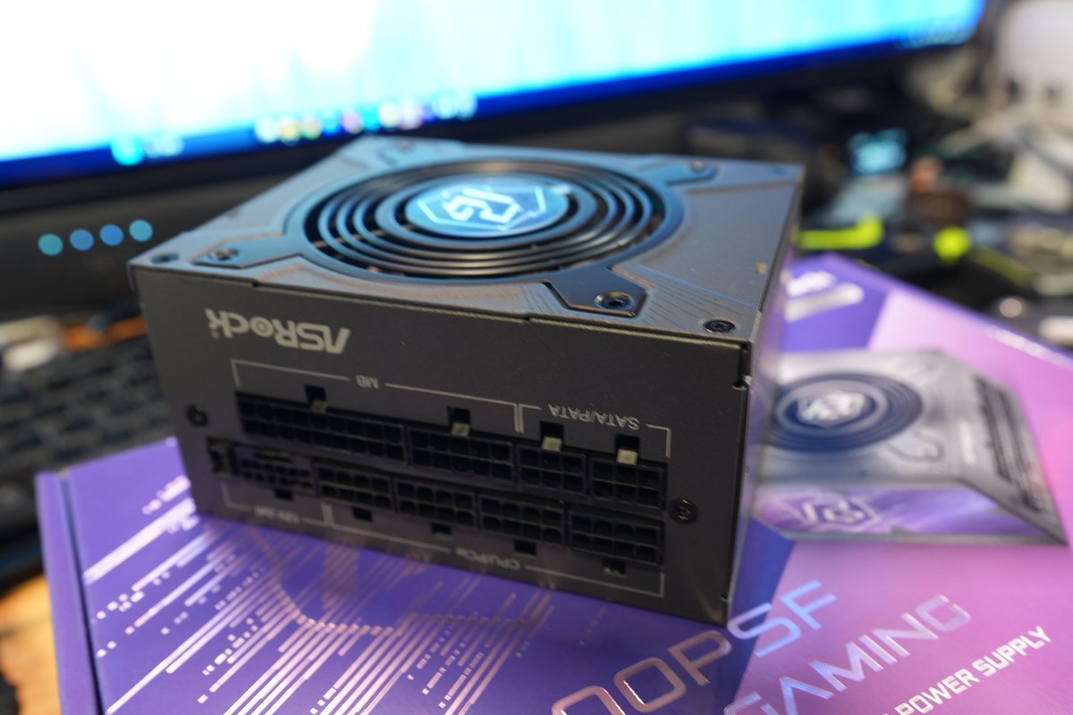 s130424's tweet photo. ASRockのSFX電源PG-1000PSFきたきた！
-LじゃないちゃんとSFX規格の1000Wで2x6コネクタも600W対応、そして温度センサー付き！
SFXハイエンドはこれ買っとけば間違いないやつー！ https://t.co/rwh7am64yC