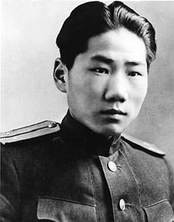 EdbieLigerSmith's tweet photo. In the US the idea of sending Baron Trump to Iran is a meme, but in China Mao’s son literally died fighting in the Korean War.

That kind of sacrifice from a leader &amp; willingness to be with the people is literally unimaginable to us in Western capitalist society. https://t.co/Z3tQNNp61l