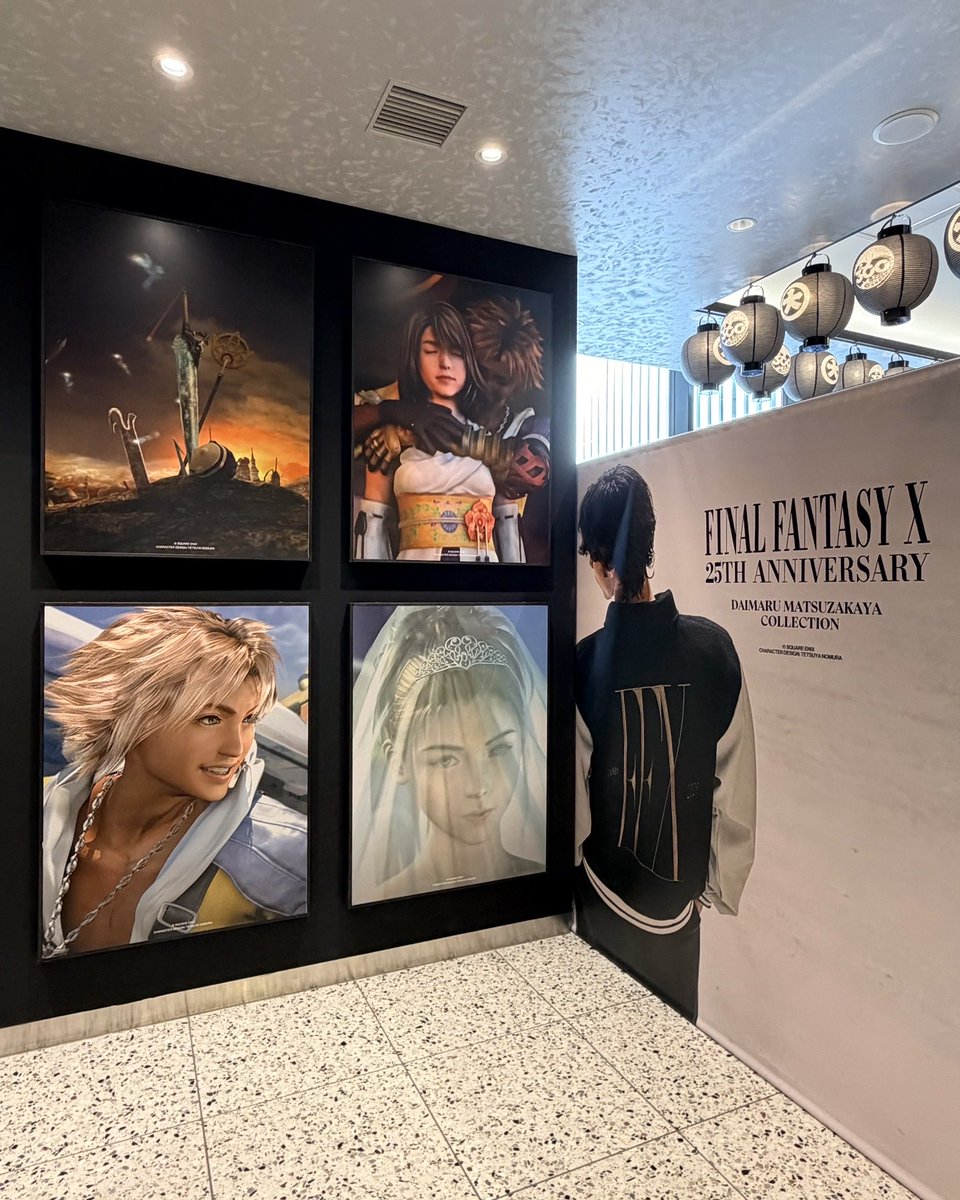 project_caltla's tweet photo. 𝐅𝐈𝐍𝐀𝐋 𝐅𝐀𝐍𝐓𝐀𝐒𝐘 𝐗 𝟐𝟓𝐭𝐡 𝐀𝐍𝐍𝐈𝐕𝐄𝐑𝐒𝐀𝐑𝐘 × 𝐃𝐀𝐈𝐌𝐀𝐑𝐔 𝐌𝐀𝐓𝐒𝐔𝐙𝐀𝐊𝐀𝐘𝐀 𝐂𝐎𝐋𝐋𝐄𝐂𝐓𝐈𝐎𝐍

大丸心斎橋店でのポップアップが本日スタート！
🔗 https://t.co/d4am6fZkte 

皆様のご来店、お待ちしております。

#FFX25th #FF10 #FFX25th_DAIMARU https://t.co/rRNpVY3CIG