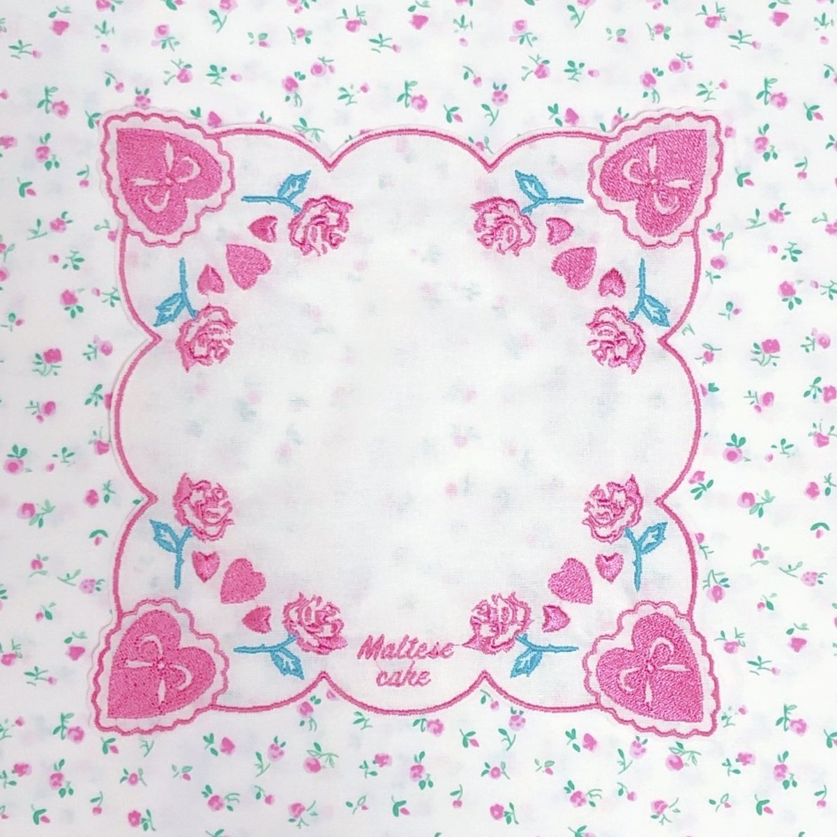 maltese_cake's tweet photo. #ロマアラ
#maltesecake_embroidery

バラハート柄🌹 https://t.co/MOxgps7WTo