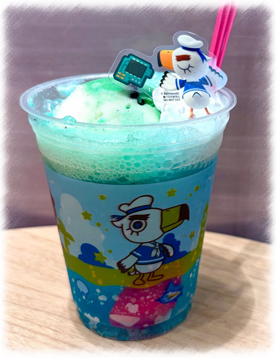 aomcpan's tweet photo. 今日はジョニーの漂着ブルーソーダ🫧

フーコのダブルサンデー売り切れてた😭他の店舗探そかな😭 https://t.co/LCsh4nDI8C