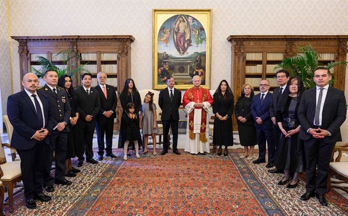 pescadorverde1's tweet photo. Ni Judas se atrevió a tanto presentarle la moza al papá https://t.co/SKLPgAlhxu