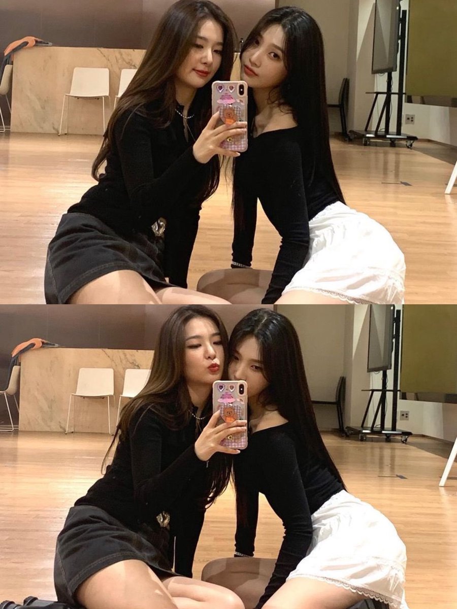 joypics's tweet photo. remember when joy and seulgi https://t.co/FpQLyq21Fg