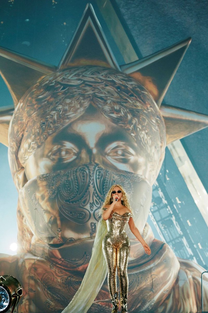 Jonathzn's tweet photo. Beyoncé. https://t.co/ZyD4h3AV9U