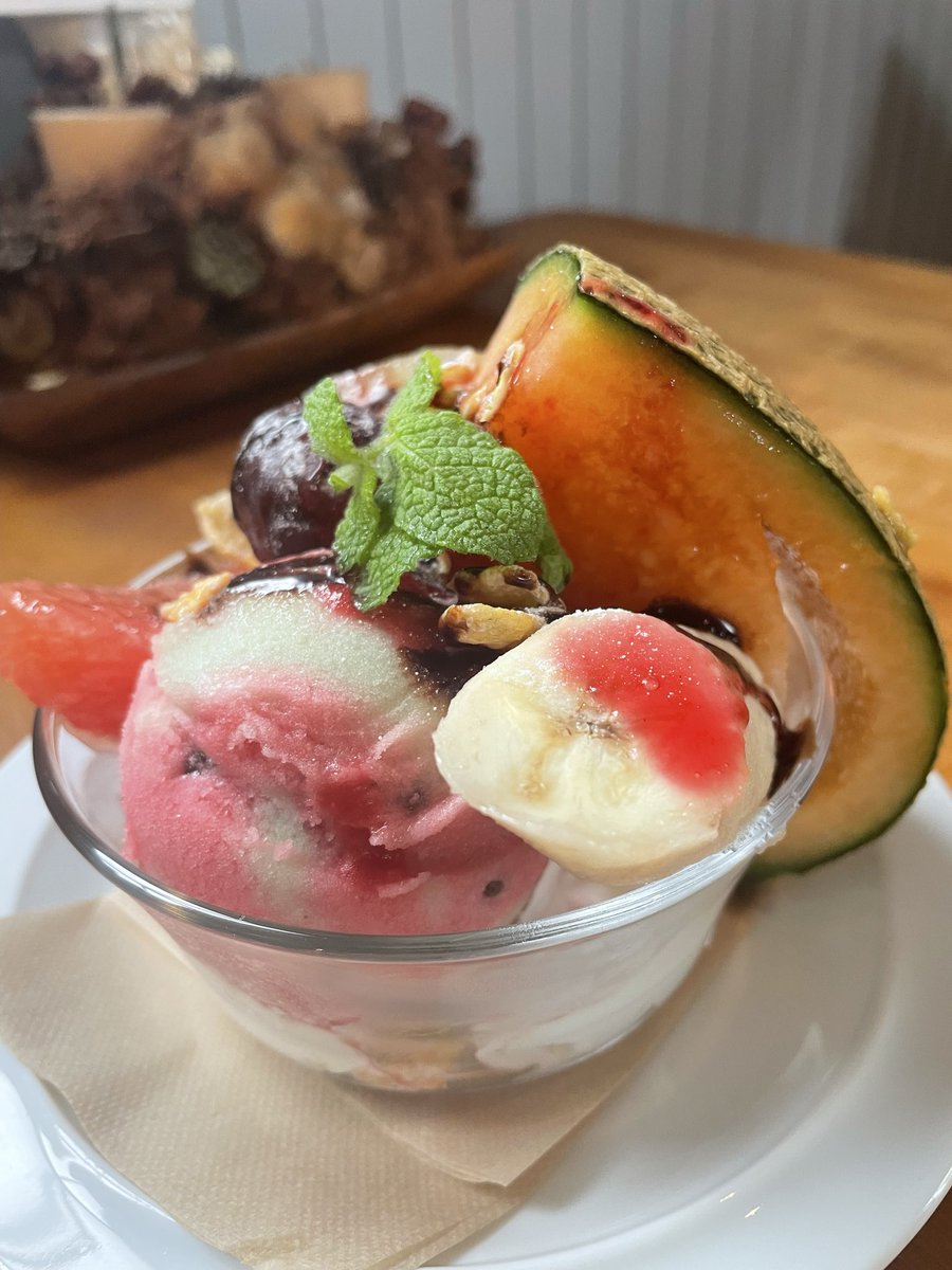 daidai_0820's tweet photo. ビーフストロガノフ🍽
夏限定 季節のフルーツとスイカシャーベットのミニパフェ🍉
金曜日、土曜日は夜カフェもしてます✨️
#岡山市カフェ #ビーフストロガノフ #夏限定パフェ #岡山市夜カフェ #岡山市橙 #daidai https://t.co/QEA87cCA18