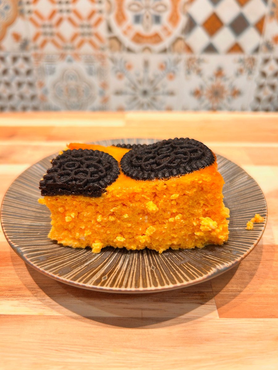 Luka1130's tweet photo. おはようございます！
本日のおやつは
キャロットチーズケーキ！
ご来店お待ちしております！ https://t.co/OsskMLYIlH