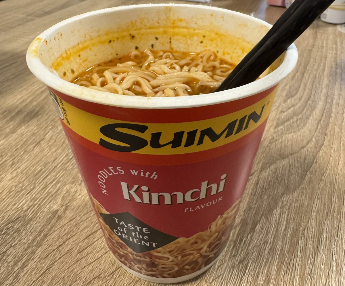cairnschannel's tweet photo. オーストラリアのカップラーメン・ブランド「SUIMIN」の新作「キムチ味」を食べてみた！ 
他に「トムヤム味」もありますよ！
一応、Made in Australia🇦🇺です🤗

https://t.co/3CTfjZ76XA より https://t.co/pijiyMfo9l