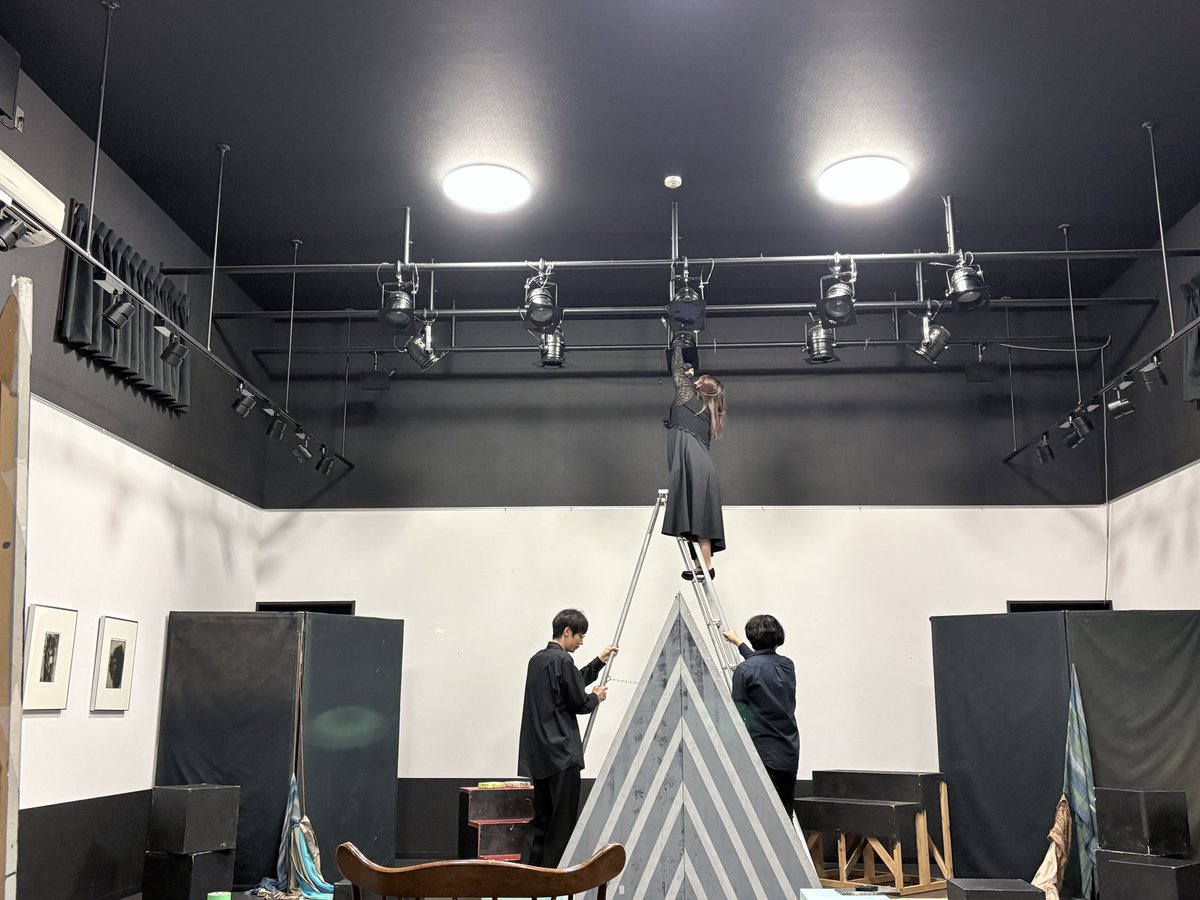 genya40th's tweet photo. 小屋入りアンド仕込み中です！
アトリエ山形美術館館はとてもステキなアート空間。
新庄市民でも入ったことない方もいると思いますが、この機会に是非来てくれたら嬉しいです♪
皆さんのご来場をお待ちしています。 https://t.co/bNzYcKtMwy