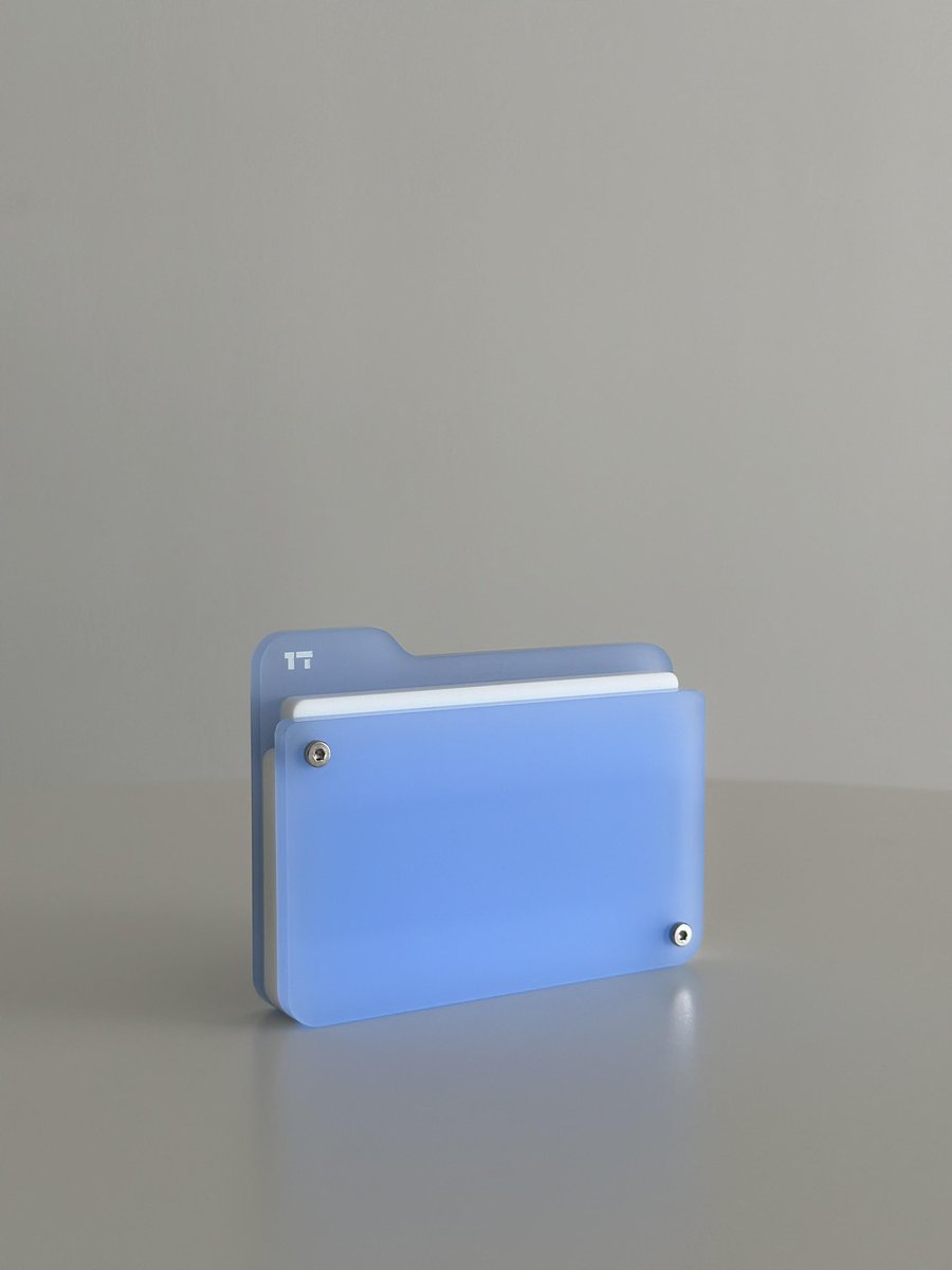 cuteee_all's tweet photo. This is not a folder, this is a portable hard drive.📁 https://t.co/zGN9A56OIi