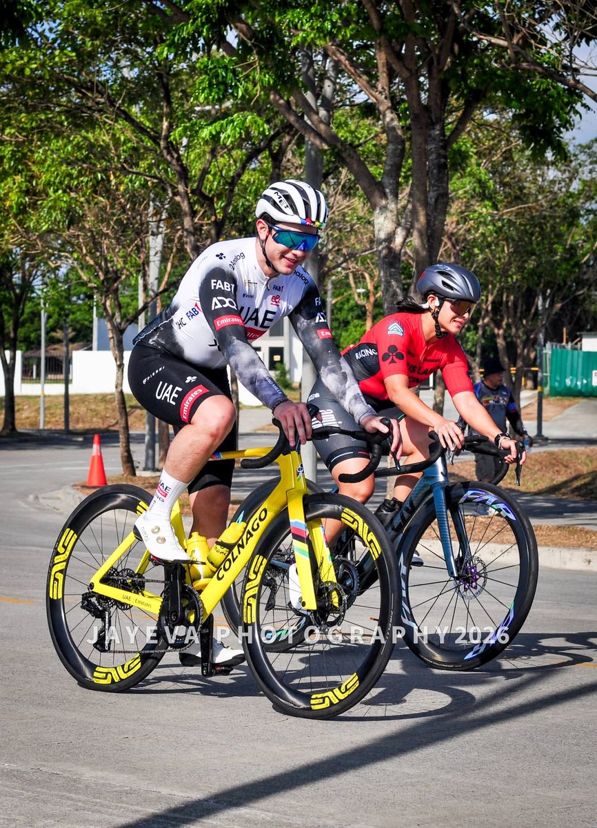 maffy0729's tweet photo. Parang apat na #colnago ginagamit ni paps, @aldenrichards02 anu next kulay #AldenRichards #cylist #cyling https://t.co/0BWPvVW0X0
