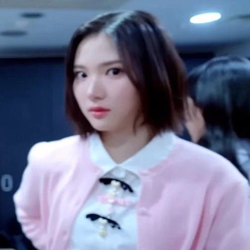juununnie's tweet photo. 난 지우가 너무 웃김 제일 개그캐야 https://t.co/KVR5itwNow