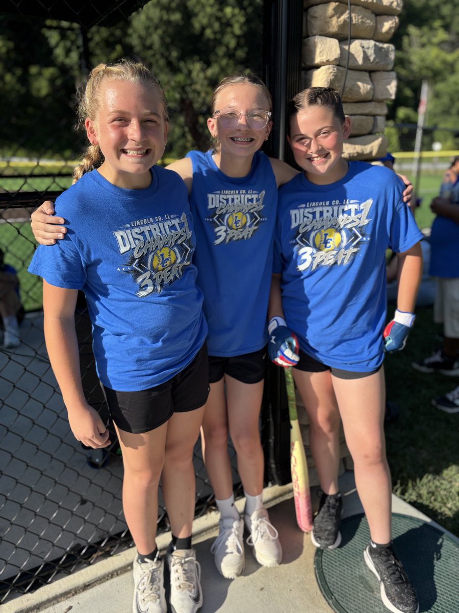 MadiMills32's tweet photo. Had a blast at the WV Little League State Softball Tournament welcome party! 

Our first game of the tournament is tomorrow, let’s go LC! 💙🤍💪🏼

@LittlLeague @bandits2032 @PrepSoftball @CoastRecruits @SBRRetweets @CoastRecruitsSB @SoftballDown @TopPreps https://t.co/ojRhV7Gx5B