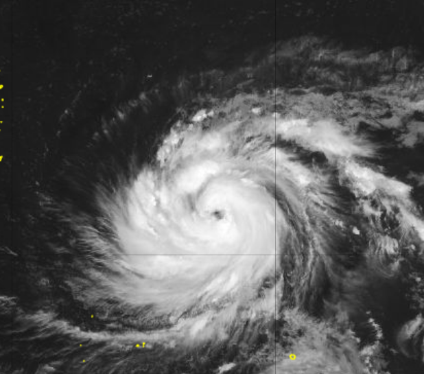 TRCatYNU's tweet photo. 【#台風9号 開眼】昨日発生しマーシャル諸島付近を西進中の台風9号は早くも「強い」勢力になっています。今朝9時くらいの衛星画像から眼が開いてきました。形も左右対称に近くて発達しそうな綺麗な形をしています。明朝までに「非常に強い」勢力になる見通しです。 https://t.co/19RNP8865X
