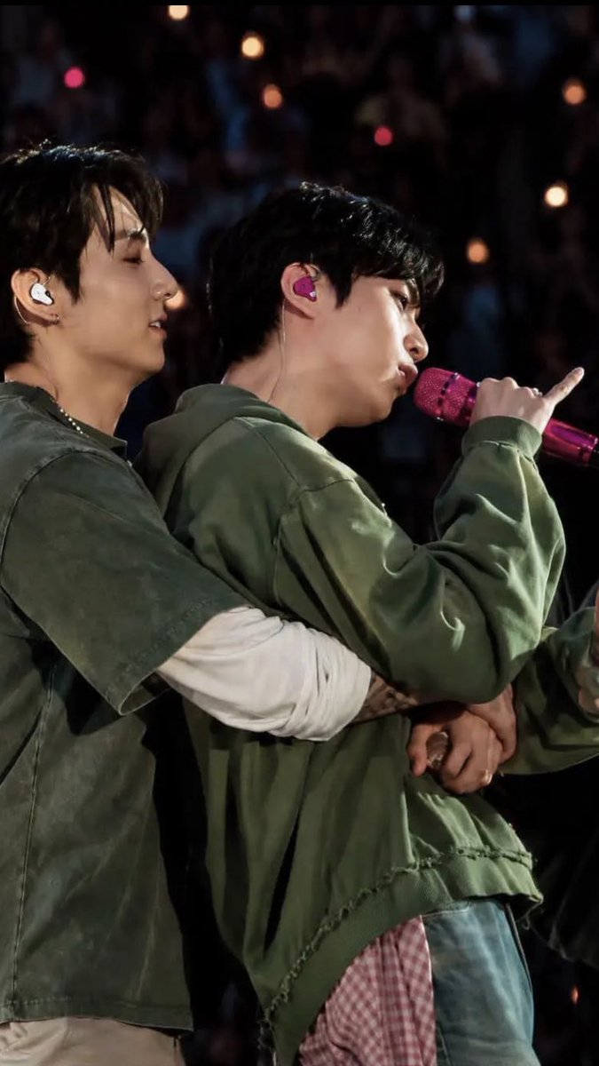 RJK1164's tweet photo. All that I want is to be yours.🖤 https://t.co/LAiPkj40y6