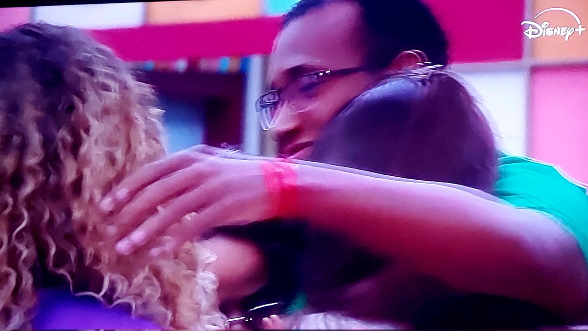 SMarqks's tweet photo. @BarbaraSaryne #eliminaçãonacasa Supostamente houve uma "Carelada" - pra tentar movimentar o povo. Mesmo  sabendo que #Sheilabarbosa será a grande campeã.  @boracomentartv https://t.co/Q3KHw4dw9M