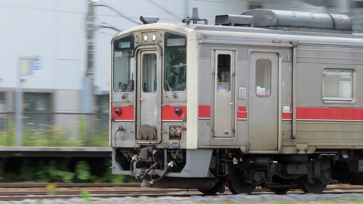 HKD_NORIMON's tweet photo. 今日の🚩 H100-86 根室線ラッピ付
２ヶ月少し前にも 行った気が...🤔
富良野線でのダメージ対象車か？
ついでの 今日はコイツ 506
2026.7.3 深川駅 https://t.co/y9pMioLnws
