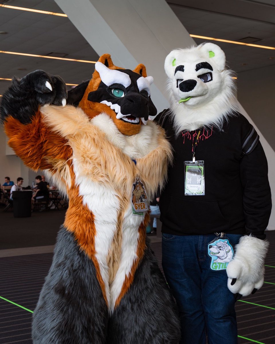 Garytilman1's tweet photo. First day of AC was soooo good. So many scary big buff furries🥹
#anthrocon 
Gulp… @JustAGyer https://t.co/uEYtXABdsI