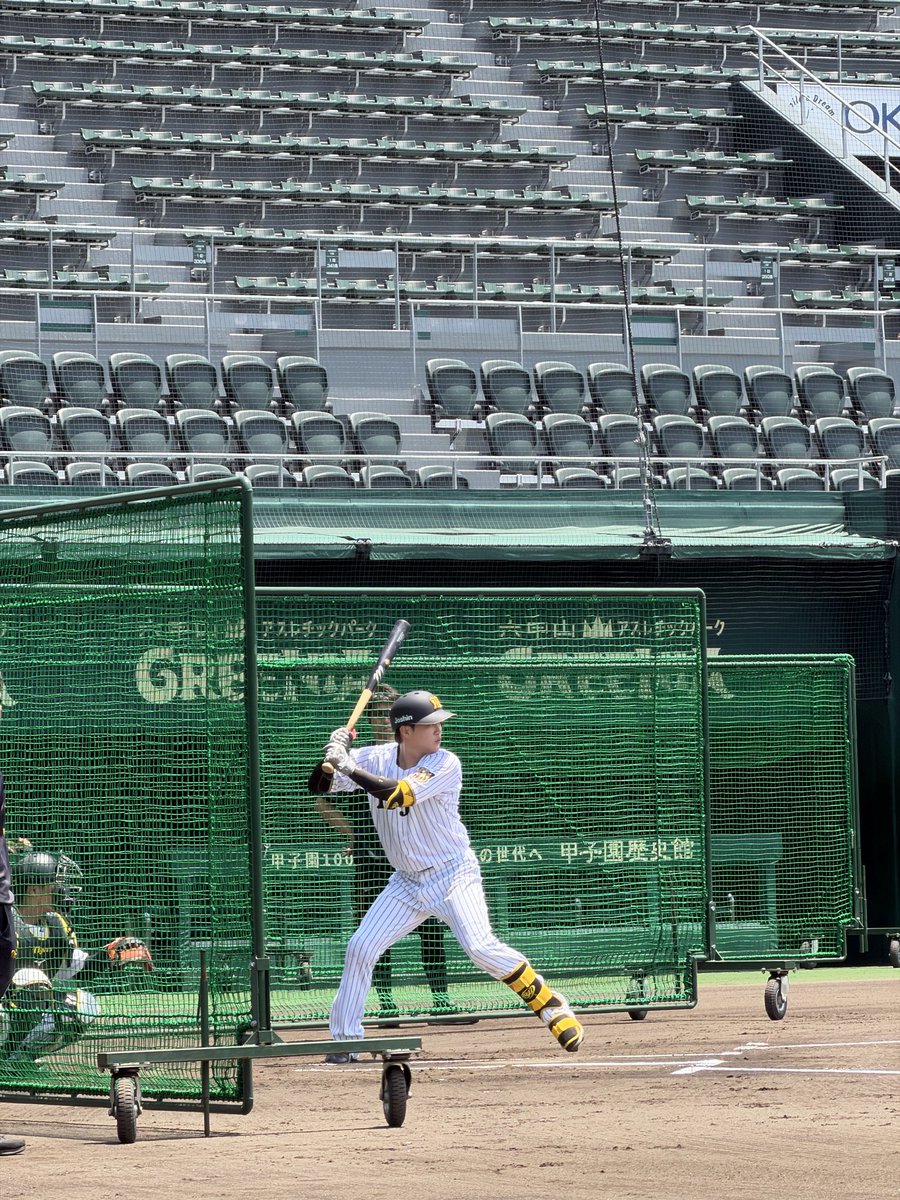yuta_nakano7's tweet photo. 伏見選手は打席にも立ちました⚾️ https://t.co/rYLbS5zU10