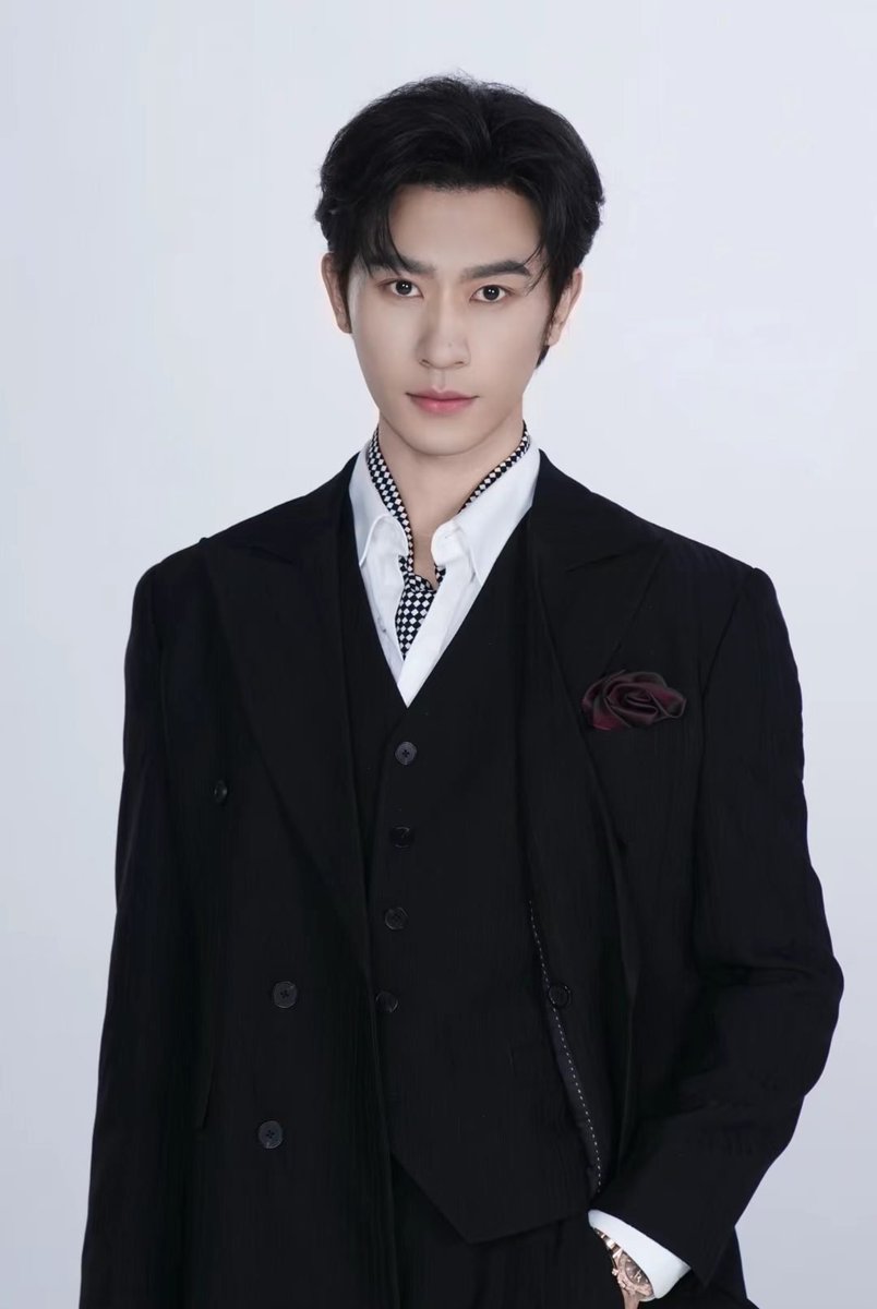 ellys_chensi98's tweet photo. @WeiboGala Wishing Chen Si an unforgettable night at Weibo GALA. See you on August 8! 💚 https://t.co/Vcokw9m7tj