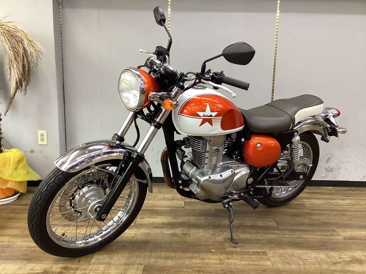 L_SizeBike's tweet photo. #KAWASAKI #エストレヤ #BJ250A
新入荷情報!!!
2007年モデル　走行距離15569km

気軽にフォロー、いいね！、コメントよろしくお願いします。
気になる事はなんでもDM下さい。
詳しい在庫情報はグーバイクをクリック！
トップページのURLからどうぞ！ https://t.co/gK7ZcIWRYH