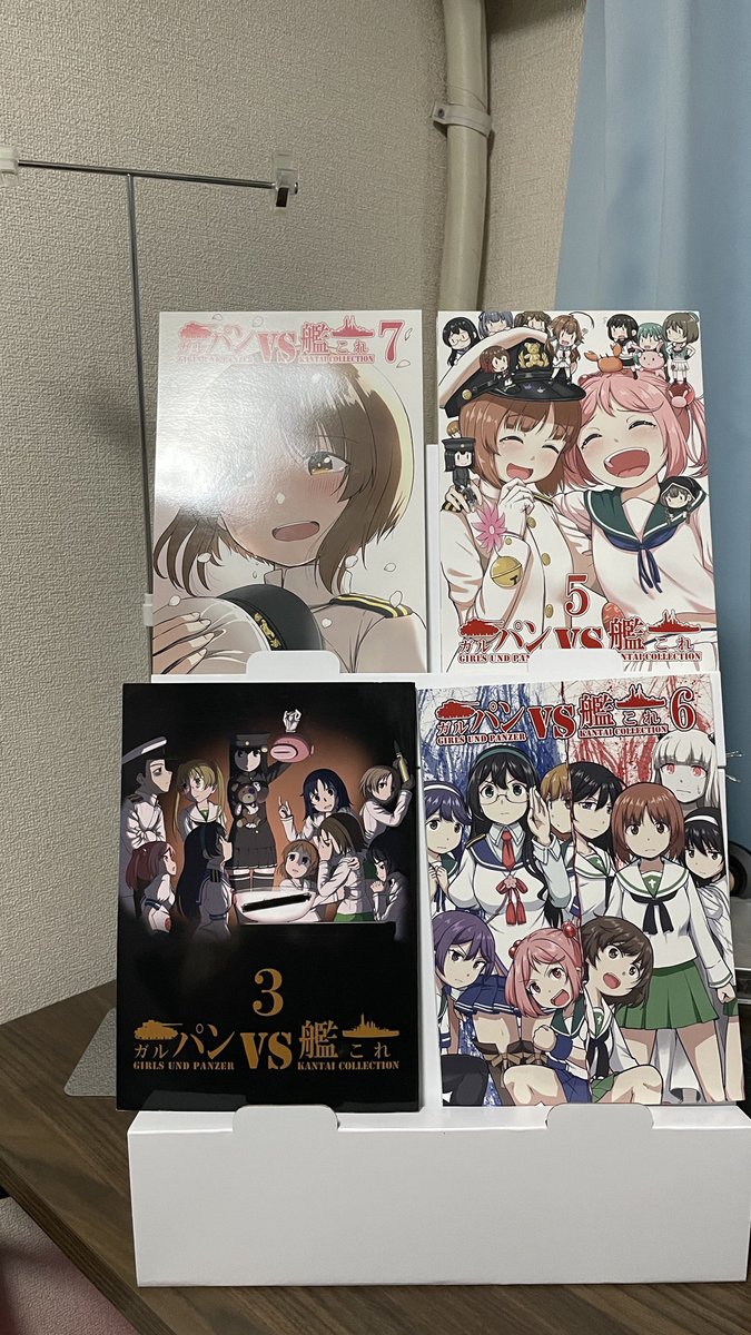 スマート本棚を組み立ててみた
背幅33〜34mmまで置ける
ガルパンvs艦これ総集編の背幅は最大でも29mmなので大丈夫そう

ただ重い本を上段に置くと倒れそうなので裏側に重しが必要だね 