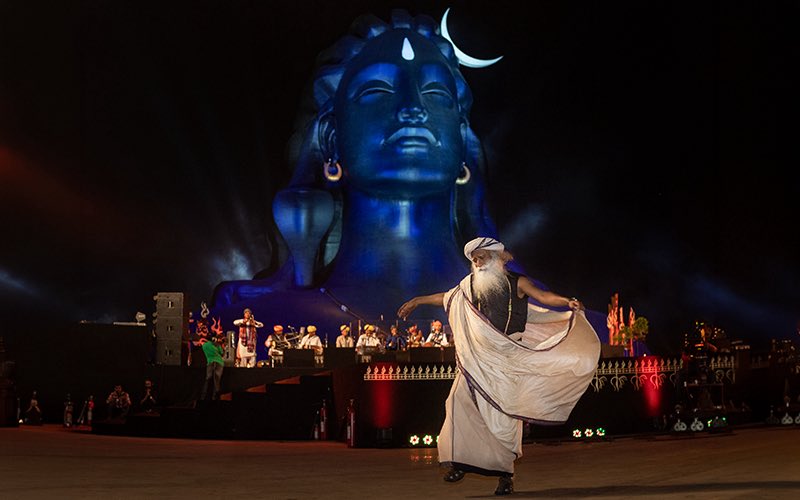 SadhguruJV's tweet photo. When the Source of Life within you is your highest authority, the opinions and judgments around you do not matter. #SadhguruQuotes https://t.co/IRFMqMinlo