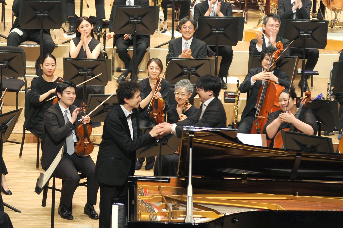 marcel_tadokoro's tweet photo. 太田弦マエストロ、九州交響楽団の皆様と、北九州・熊本でご一緒しました！

ベートーヴェン《ピアノ協奏曲第3番》で皆様と音楽をつくる時間は本当に幸せでした。

終演後には交流カフェにも参加でき、多くの方とお話しできたことも嬉しかったです。

忘れられない2日間をありがとうございました！ https://t.co/bmvV2LrGFs