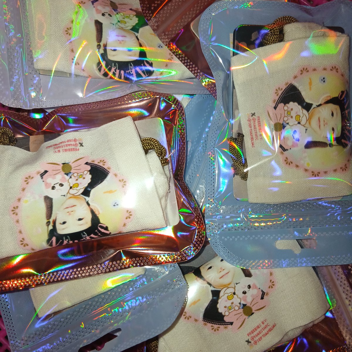 naesthtc's tweet photo. ୨ৎ JNJM DUALITY in Jakarta Freebies ୨ৎ
- by @naesthtc

📍 Tennis Indoor Senayan
🗓️ 5 July 2026

• limited qty • 

how to claim:
✿ say hi to me!
✿ please don't rush, my left arm is still recovering from surgery. thank you for understanding 🤍

RTs &amp; likes are appreciated https://t.co/lUH1nonur6
