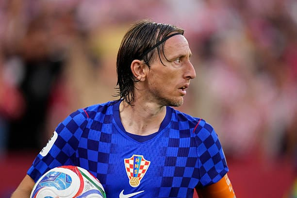 SiempreAlDiego's tweet photo. #CrónicasDesdeElLiving

DÍA 2⃣2⃣

CÓMO NO SENTIRME ASÍ

Despedimos a Luka Modrić y reflexionamos sobre la decisión árbitral en el gol anulado a Croacia.

✍️ @tafurel https://t.co/A48Rwj95V3