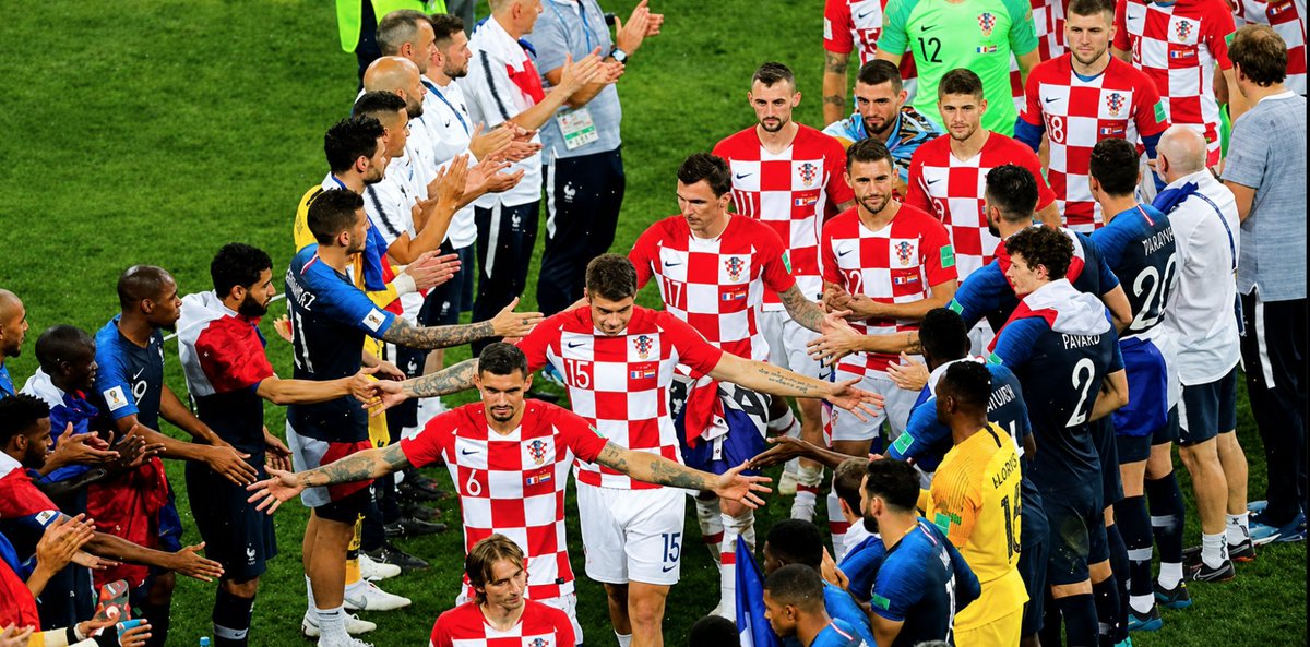 itzjak661's tweet photo. Hoy terminó una era. 

Modrić, Rakitić, Perišić, Mandžukić, Brozović...

Nunca salieron campeones, pero hicieron eterna a Croacia. Un país de menos de 4 millones que se ganó el respeto de todo el planeta. 

Gracias por regalarle al fútbol una generación inolvidable. ⚽🇭🇷❤️ https://t.co/HdrFUWHz4Z