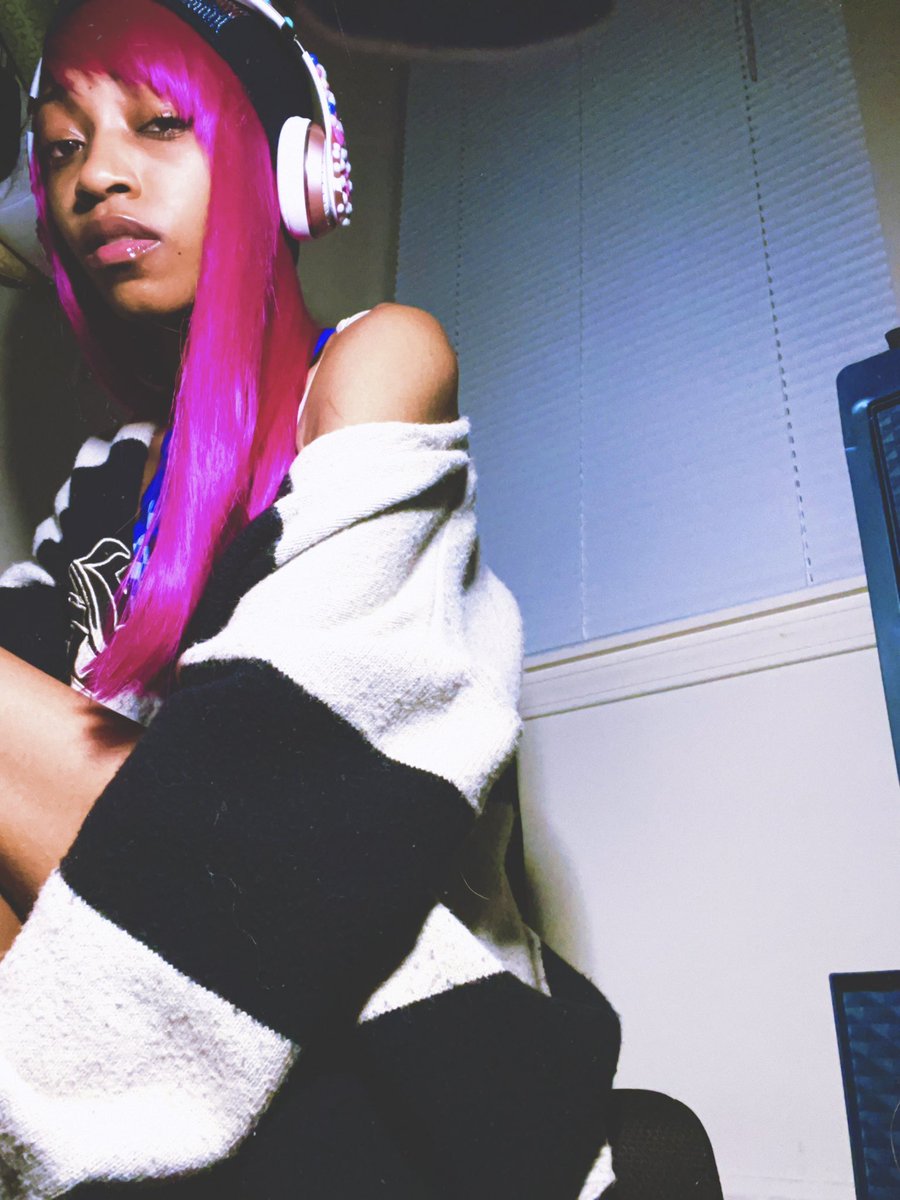 janae ☆ tweet media