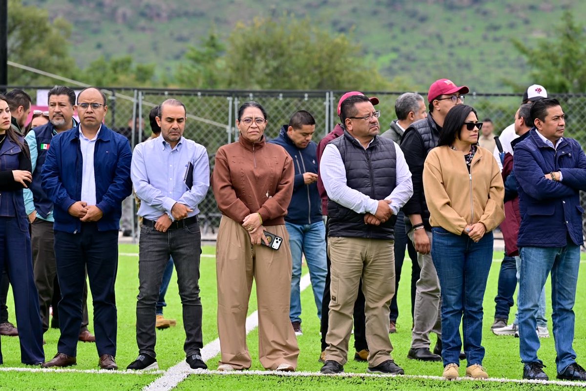 MirianSanMon's tweet photo. El día de hoy acompañé a nuestra Gobernadora @delfinagomeza en una gira de trabajo por mi bello municipio de #Texcoco, donde se inauguraron canchas de futbol del programa Mundial Social, en el Campo Deportivo “La Y”. https://t.co/w0LFGcjNuo