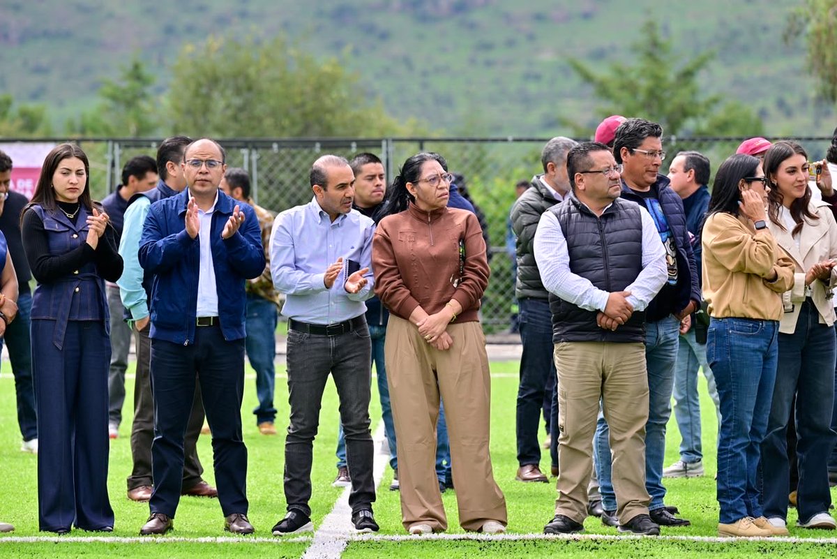 MirianSanMon's tweet photo. El día de hoy acompañé a nuestra Gobernadora @delfinagomeza en una gira de trabajo por mi bello municipio de #Texcoco, donde se inauguraron canchas de futbol del programa Mundial Social, en el Campo Deportivo “La Y”. https://t.co/w0LFGcjNuo