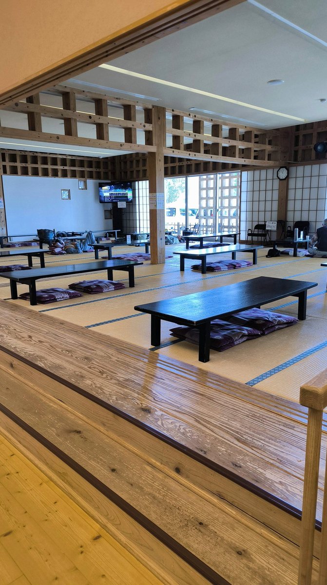 TurkkolZeliha's tweet photo. サンエックスキャラ詳しくないまま遊んでるんであれだけど
アオイコオオカミとかとかげのおかあさんにも衣装違い欲しい…
そろそろ新しいキャラぬいぐるみも欲しい https://t.co/ihs07uQCjR