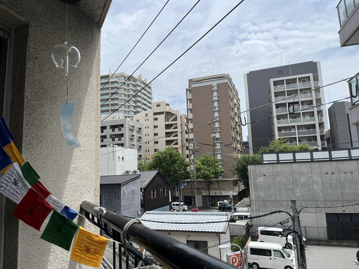 TOWA99361181's tweet photo. 福岡市は良い天気です
本日も4種のカレーご用意してます

冷たいビールが美味しい季節
昼呑み大歓迎🍺
おつまみ有り
14時からはハッピーアワーも

#福岡カレー
#薬院昼飲み https://t.co/yb4Ru51IiM