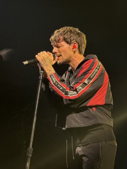 LTHSflorals's tweet photo. 📸| More of Louis being gorgeous at HDWGH Independence🫦!! 02/07
cc: @4the28x https://t.co/zqi7Z7wvLJ