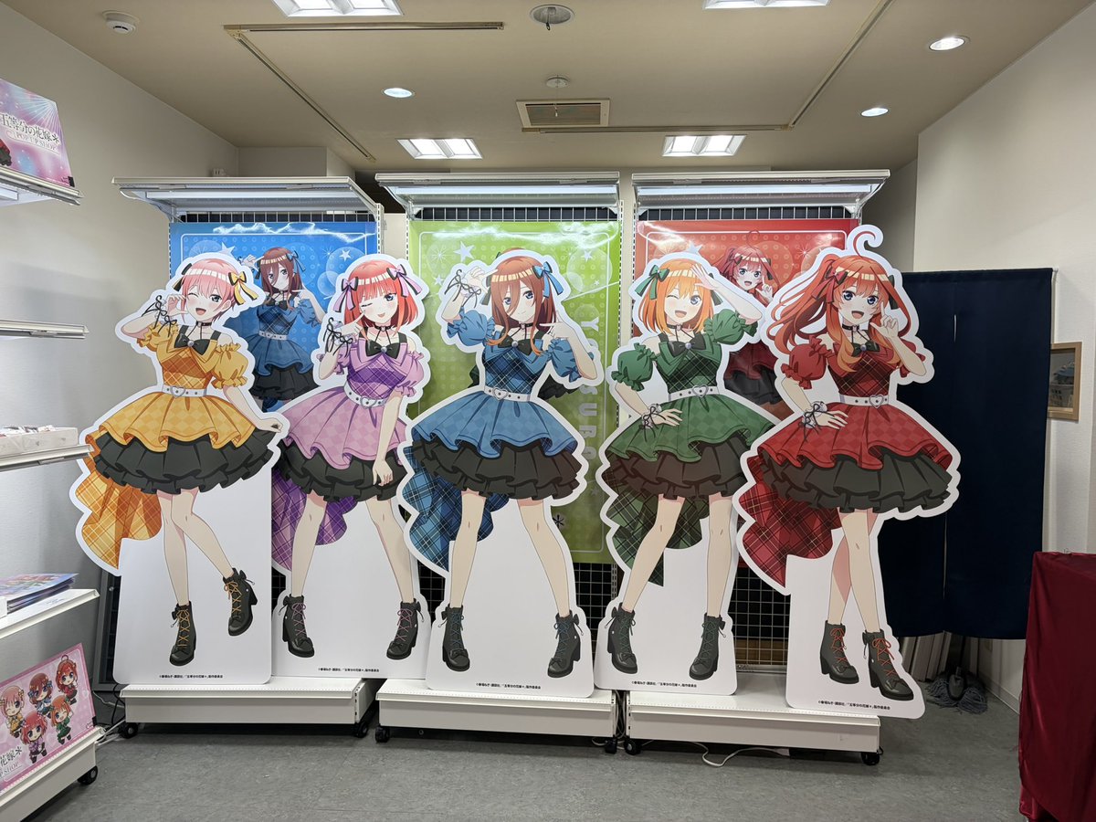 cocomayatrain's tweet photo. 五等分の花嫁のpop up 

軽く道に迷ったけど四葉無事買えました！

やっぱり四葉は可愛いな🍀︎

#五等分の花嫁 https://t.co/2cl8ZVk27G