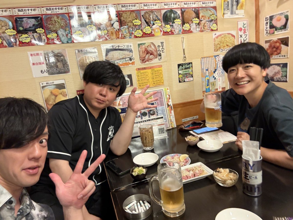 yuki_radio's tweet photo. 先日は同期ピンで強くなろうライブ「ポールポジション」でした！
4人中2人の土下座が見られる最高のライブでした
打ち上げはさんぺ不参加でしたが居酒屋行ってマック持ち帰ってホクホクかましました！

次回は8月12日(水)
場所は戻って新高円寺STUDIO Tonto Ton Tonです！
お取り置きおまちしてます！ https://t.co/VjHhzT4GbL