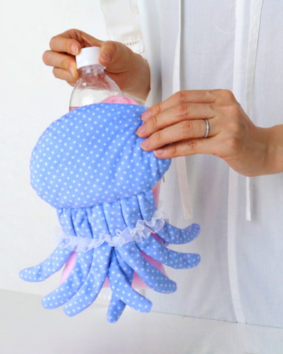 blooming1879's tweet photo. 『大人の図鑑®︎』より、メンダコやクラゲなど
人気の海の生き物たちが雑貨になって登場🐬 ✨

👇詳細は、こちらをチェック🐙
https://t.co/6KTdm2sw9n

#大人の図鑑 #海の生き物 #メンダコ #水族館 #エコバッグ 
#新商品 #ブルーミング中西 https://t.co/FYjqZxApSu