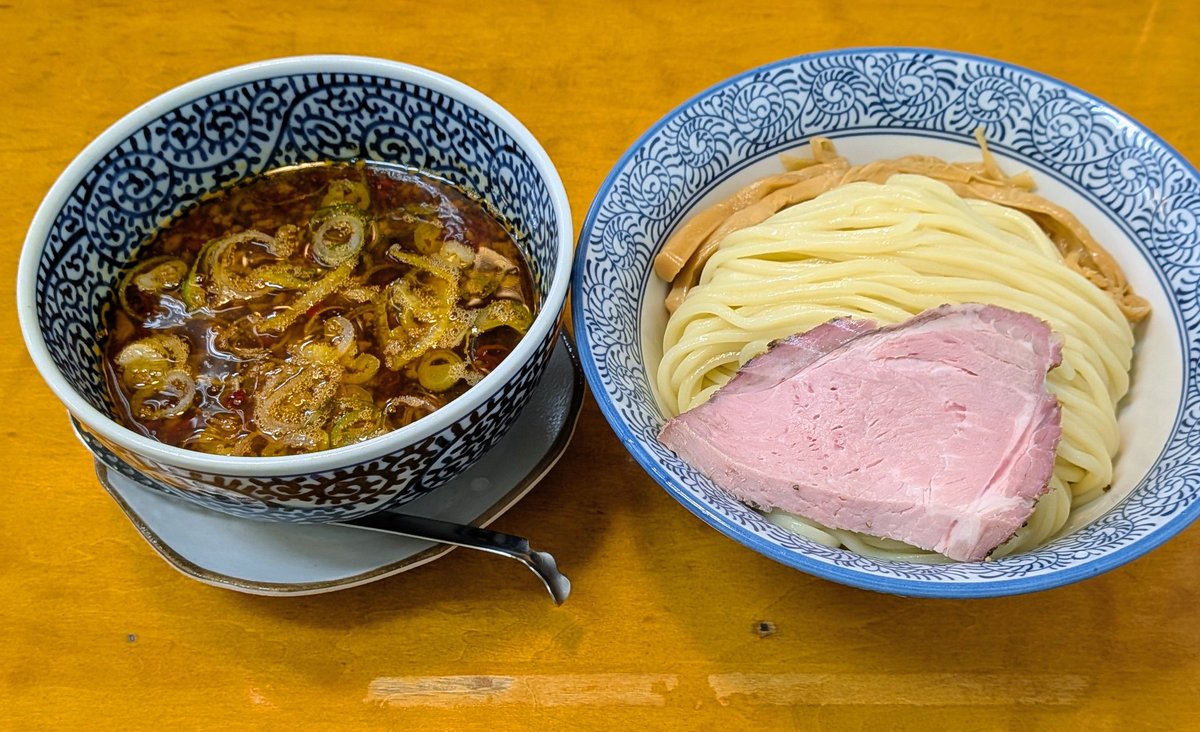 kanri421's tweet photo. つくば市　らーめん逆流
旨辛ゆずつけ麺(中)

まずは自家製麺からそのまま
うま〜😋
つけ汁もそのまま一口
うま〜😋

自家製麺をつけ汁に浸して
美味いです最高です！
絶妙なバランス🍜

今度は人気の台湾まぜそばたべたいです。本当に美味しかった🙇
ご馳走様でした。
#つくばグルメ　
#らーめん逆流 https://t.co/nfsvlJAj80