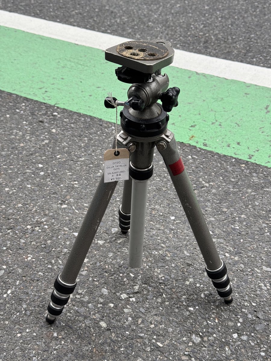 オープンしました。 ちょうどいいサイズ感だと思うジッツォ。 どなたか 