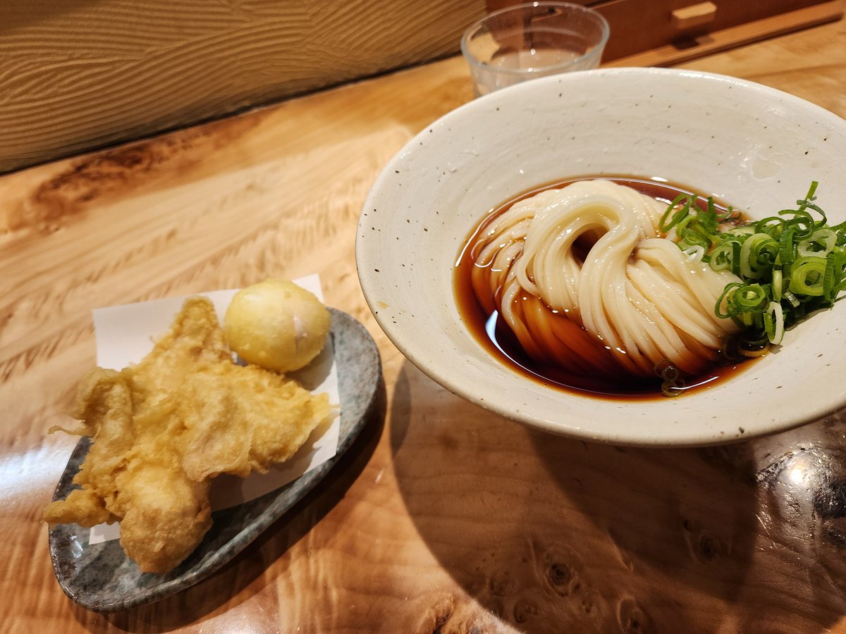 sssoundV's tweet photo. うどんも美味かったんだけどかしわ天が人生で1番美味かったマジで https://t.co/I4F1hVIo2U