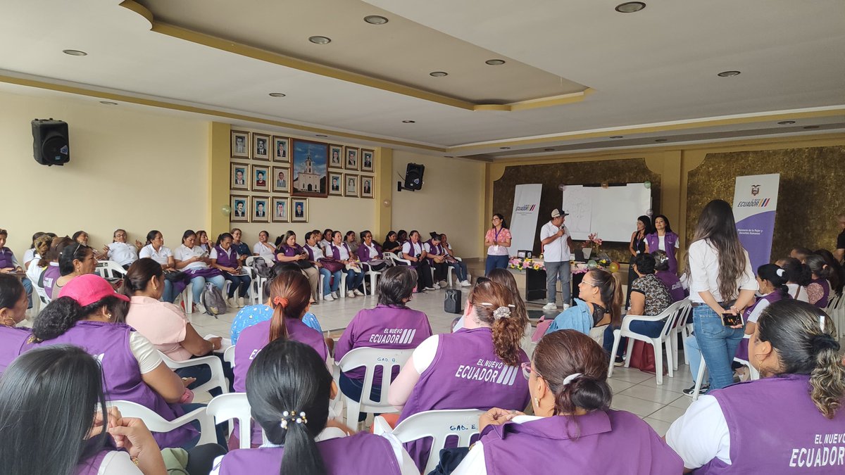 Zona7mtdh's tweet photo. 📍#ElOro | Fortalecemos las capacidades de nuestro personal de Desarrollo Infantil
✨Un espacio orientado a promover el autocuidado, el manejo de emociones y el bienestar de quienes acompañan el desarrollo integral de la primera infancia. 💜
#MDHenTerritorio 
#GobiernoDelEcuador https://t.co/vaSGujFvCi