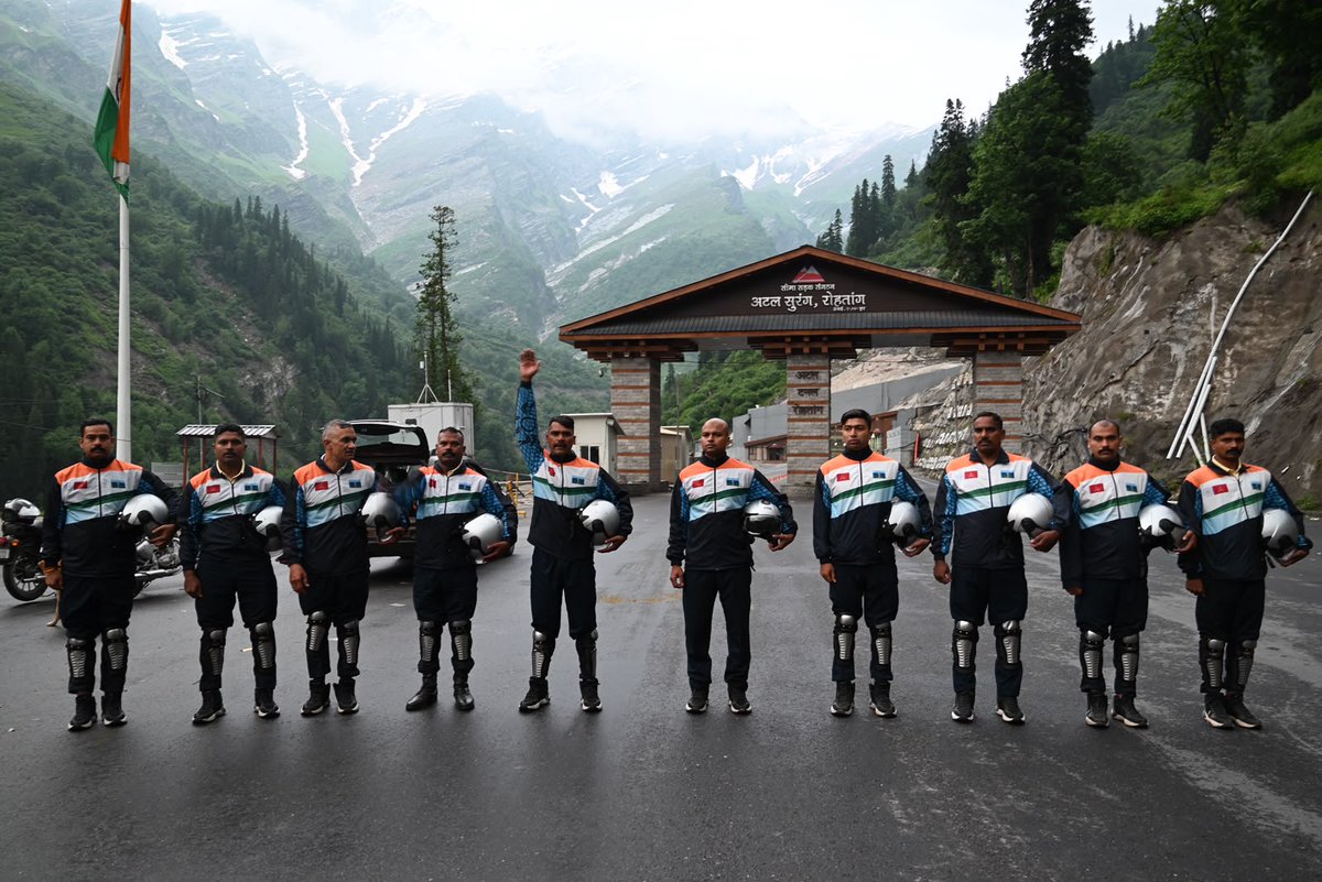 prodefencejammu's tweet photo. #WheelsOfValour 
#SancharShakti

The #CorpsOfSignals Dare Devils created history with a World Record attempt inside the iconic #AtalTunnel, Rohtang (HP). 10 riders on 2 motorcycles covered 9.8 km in 9 min 47.97 sec at 10,075 ft, showcasing courage, precision, teamwork & military professionalism. 
#IndianArmy 
#KargilVijayDiwas

@SpokespersonMoD 
@adgpi 
@westerncomd_IA 
@ANI