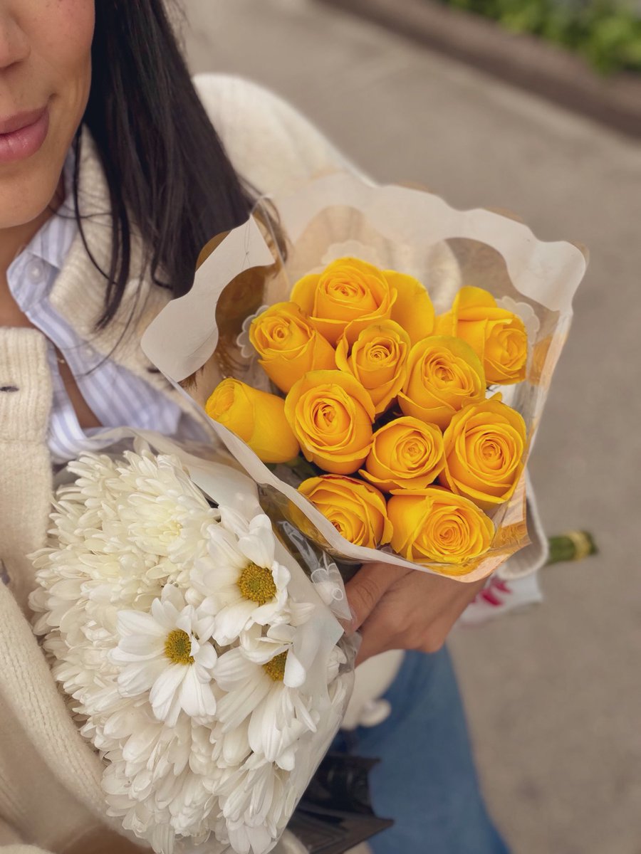 daniela_bm18's tweet photo. No es tan difícil hacer feliz a una mujer. 💛 https://t.co/7pvvWQKkcd