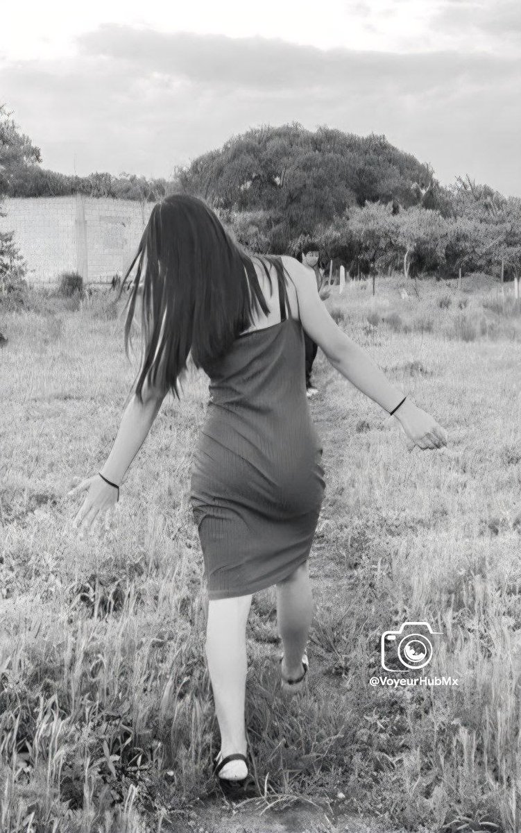 ElPervertidoHub's tweet photo. Se inaugura una nueva sección: "Cristianas Promiscuas:
Les comparto esta zorrita llamada Raquel, es evangélica y siempre me exita cuando trae faldas entalladas se le ve su culito bien rico y paradito 
#evangélicas #juevesdepiernasyalgomás #juevesdeseducción #zorra #chudai https://t.co/Zf4HzLPyYf