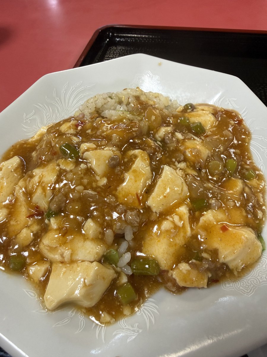 endyse's tweet photo. チャーシュー麺と半チャーハン麻婆かけ
めちゃくちゃ美味かった😋
ご馳走様でした
#摩天楼 https://t.co/TmLfJpPWns