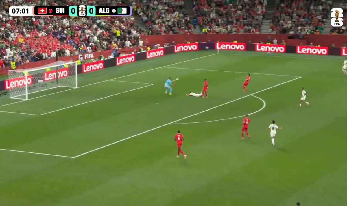 FreshyFive's tweet photo. Algeria 🇩🇿 tried to claim a penalty but didn't receive one https://t.co/l3LcgL1630