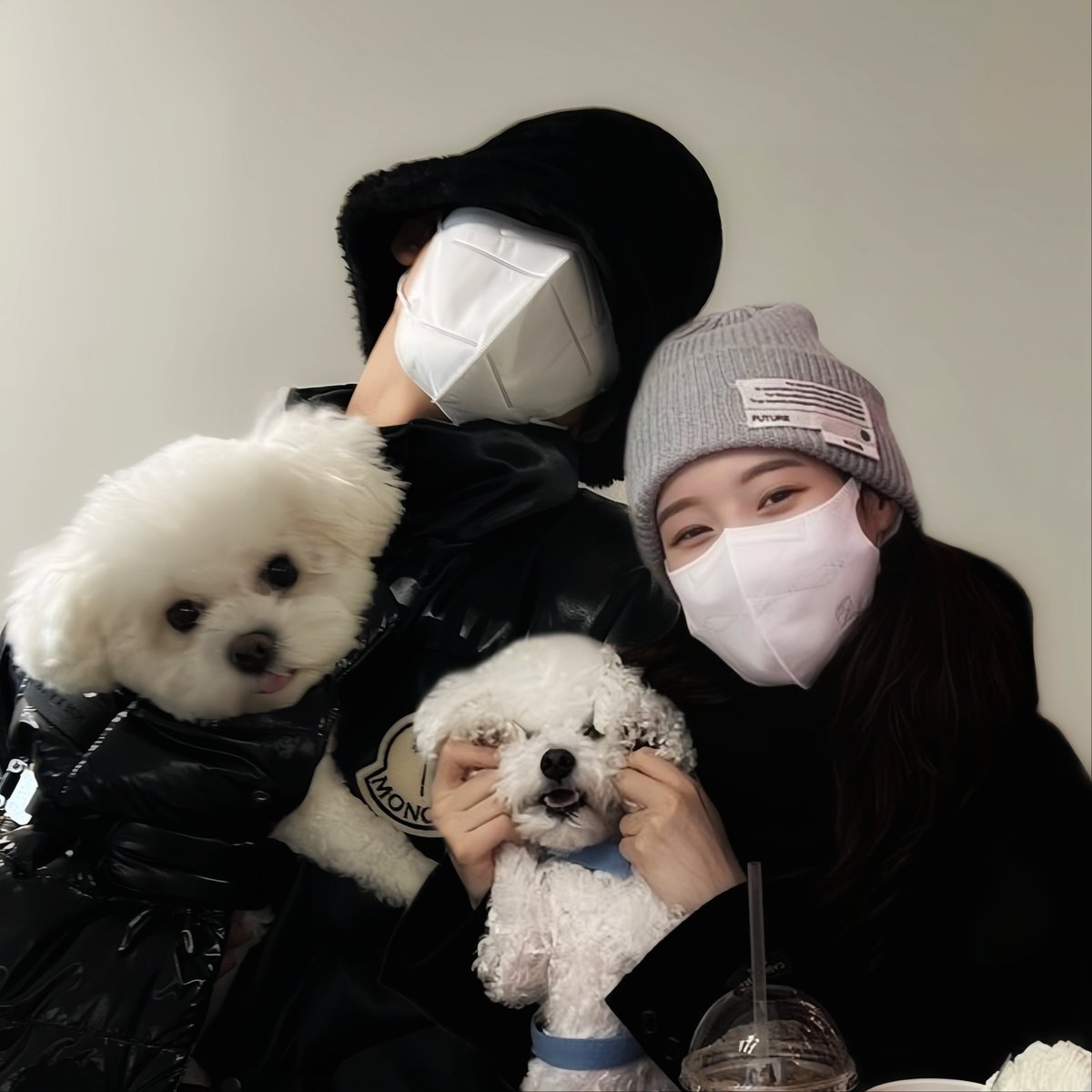 1997faeries's tweet photo. ngedate sambil ngasuh bobpul &amp; yangchi 🐶❤️‍🩹 https://t.co/gdV6fGDDjI